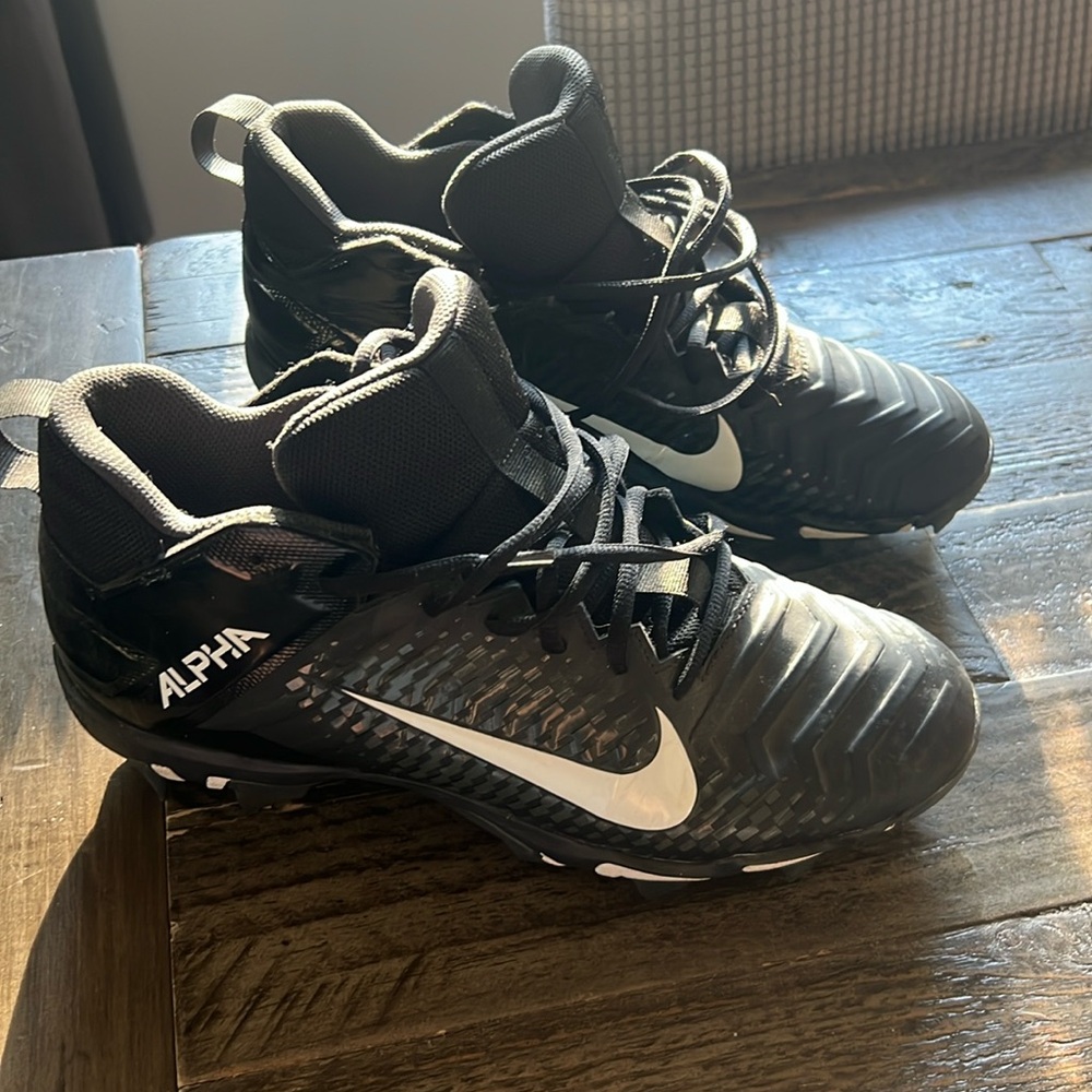 Mens Alpha football cleats